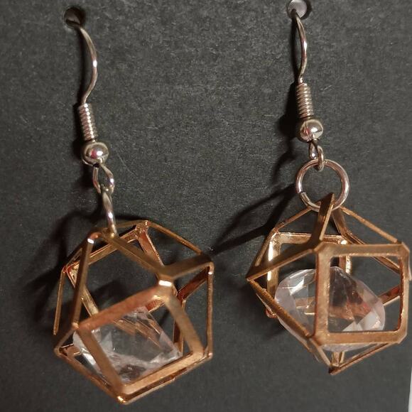 ✨ NWT Handmade 3D Geometric Diamond Shape Dangle Earrings – Unique & Stylish - Picture 2 of 3